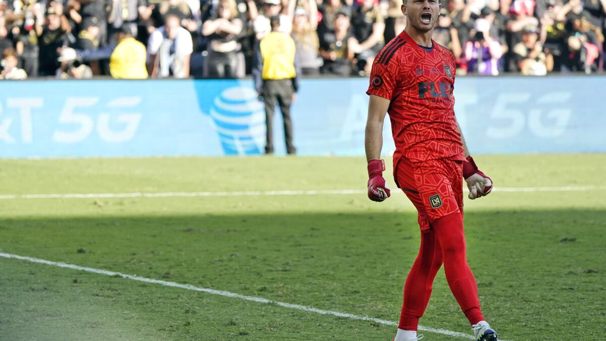 LAFC defeats Philadelphia on penalty kicks for MLS Cup title - Los Angeles  Times