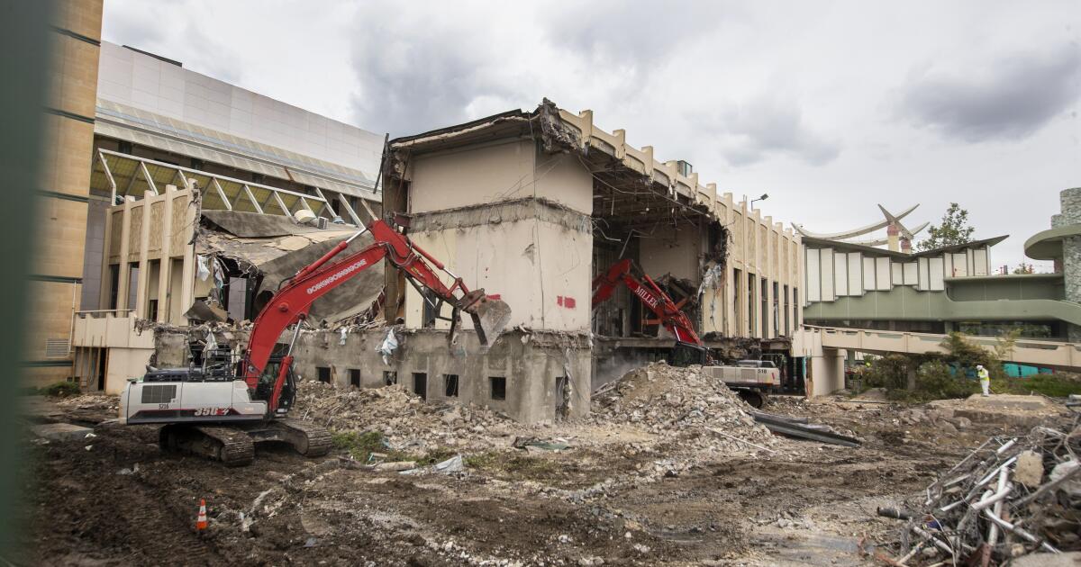 Op-Ed: Destructive art: What is built in Vegas blows up in Vegas - Los  Angeles Times