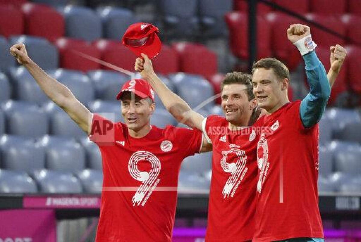 De izquierda a derecha, Robert Lewandowski, Thomas Müller y Manuel Neuer, del Bayern Múnich