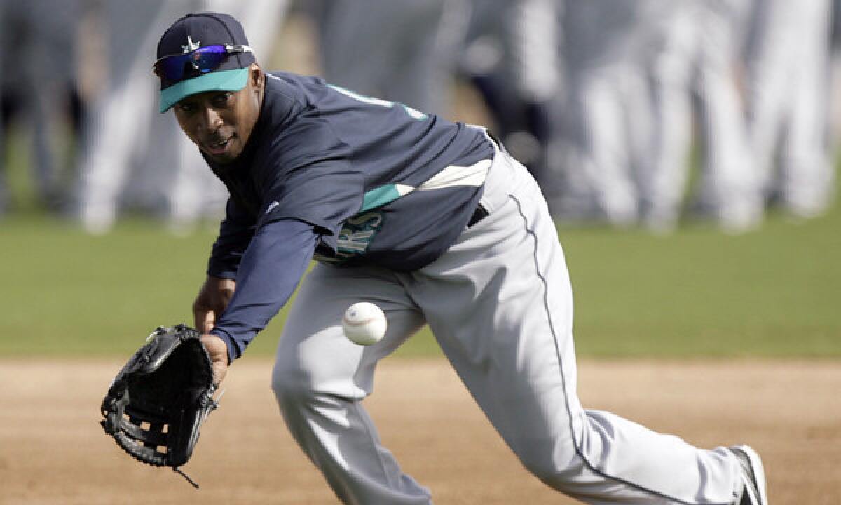 Former Seattle Mariners and Angels second baseman Chone Figgins has agreed to a minor-league contract with the Dodgers.
