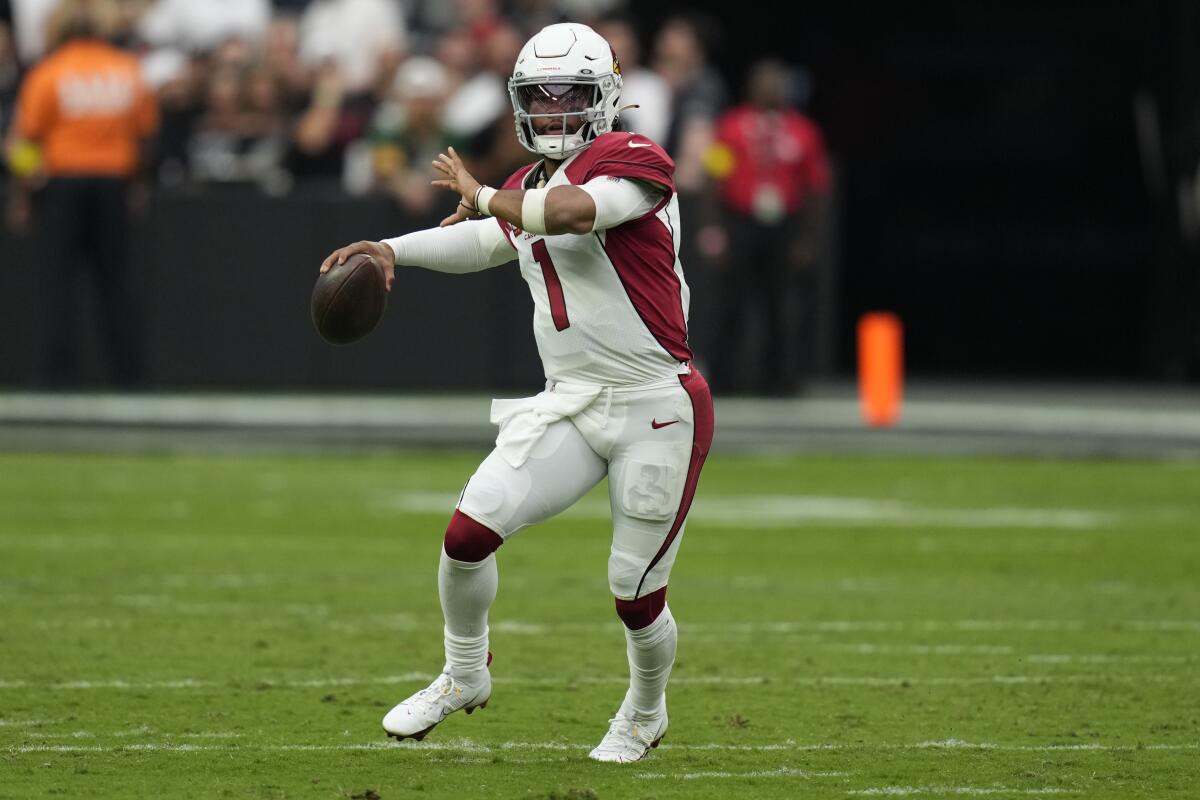 Arizona Cardinals quarterback Kyler Murray prepares to throw the ball.