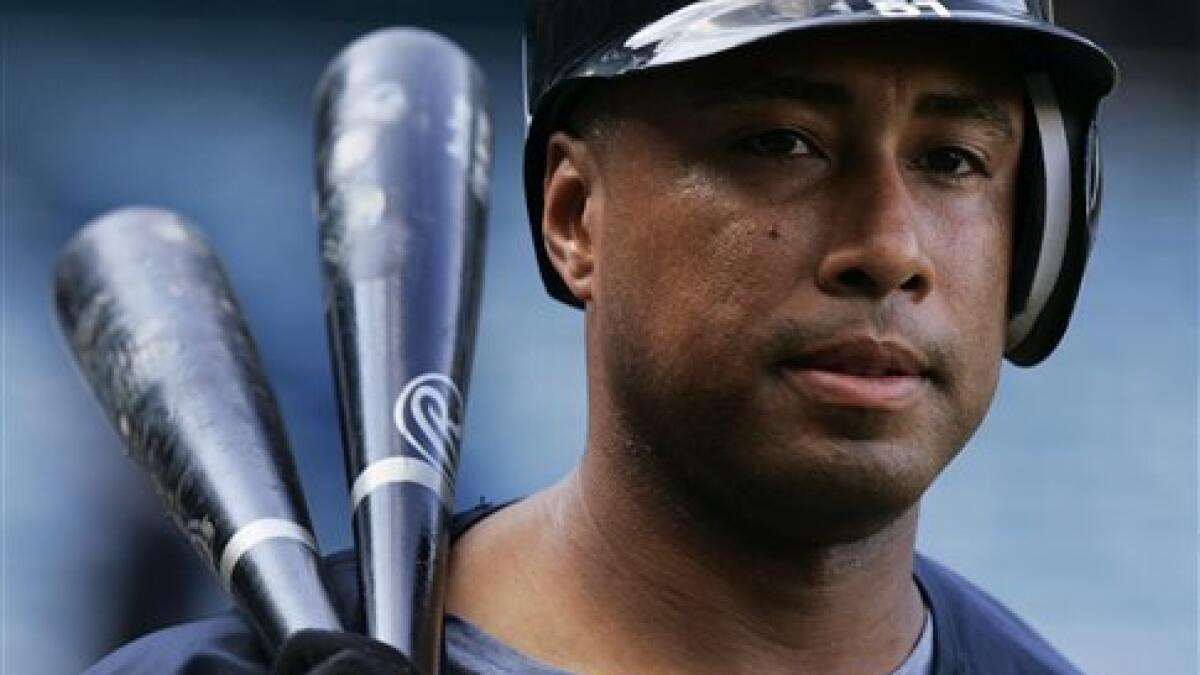 Fans turn out to meet former Yankee Bernie Williams in Spa City – Saratogian