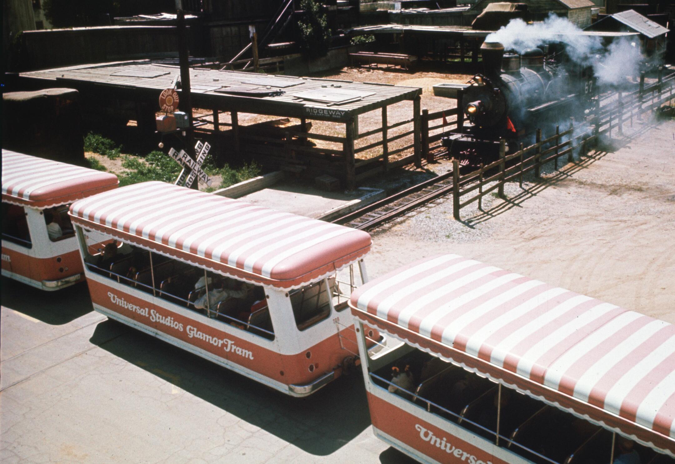 How the Universal Studios tram tour defined the modern theme park ...