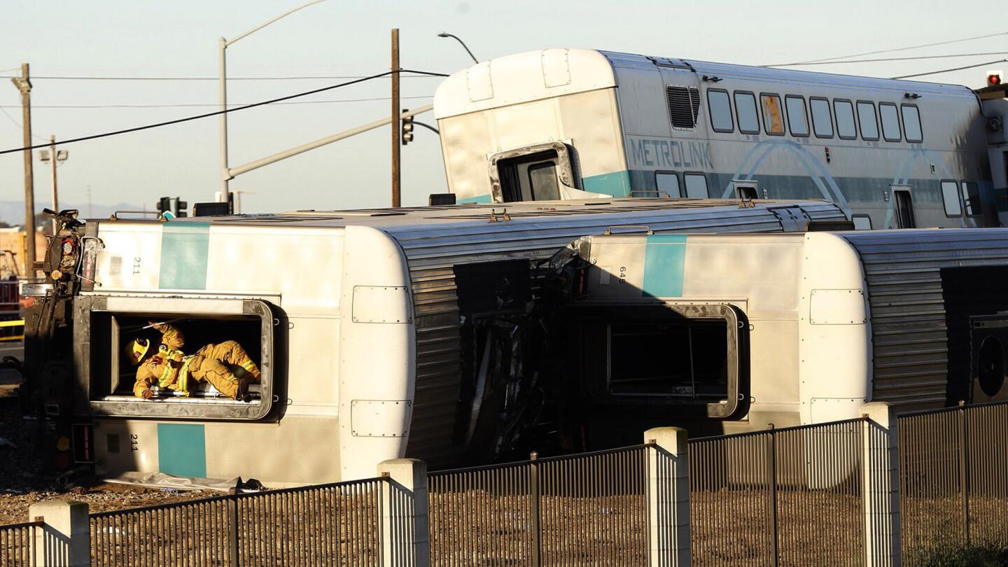 Metrolink crash in Oxnard in 2015