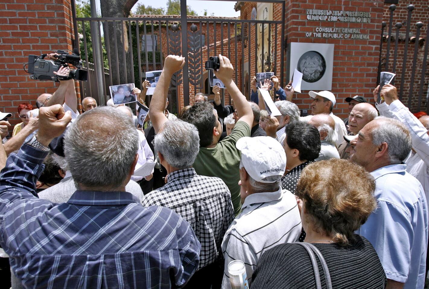 Photo Gallery: Locals protest at Armenian consulate