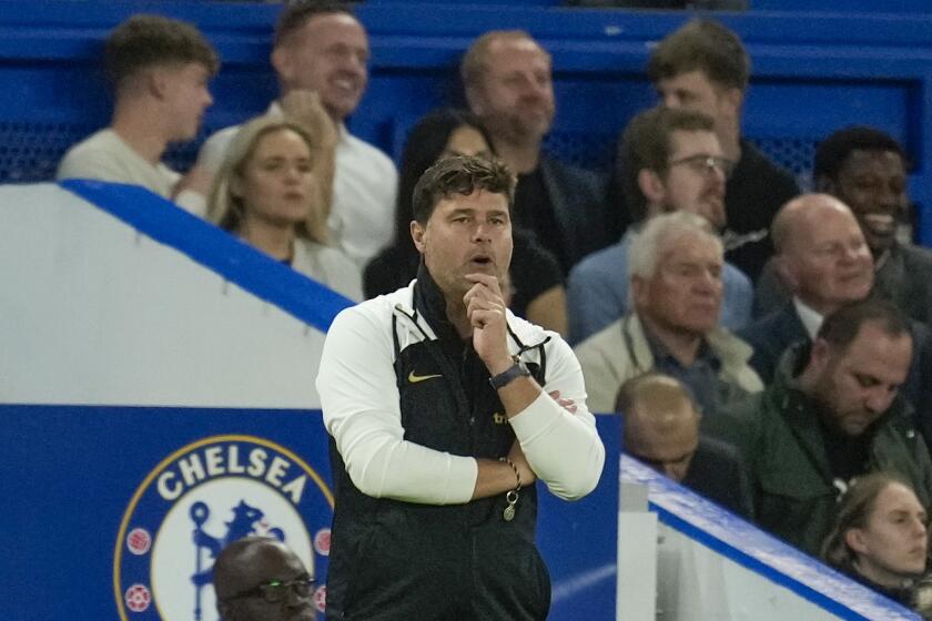 Chelsea's head coach Mauricio Pochettino reacts during the English League Cup third round soccer match between Chelsea and Brighton at Stamford Bridge Stadium in London, Wednesday, Sept. 27, 2023. (AP Photo/Kin Cheung)