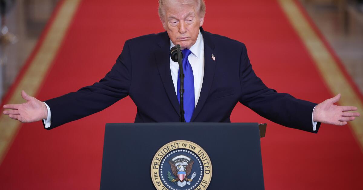 As cabeças de Trump enfraqueceram numa época de difíceis desafios políticos