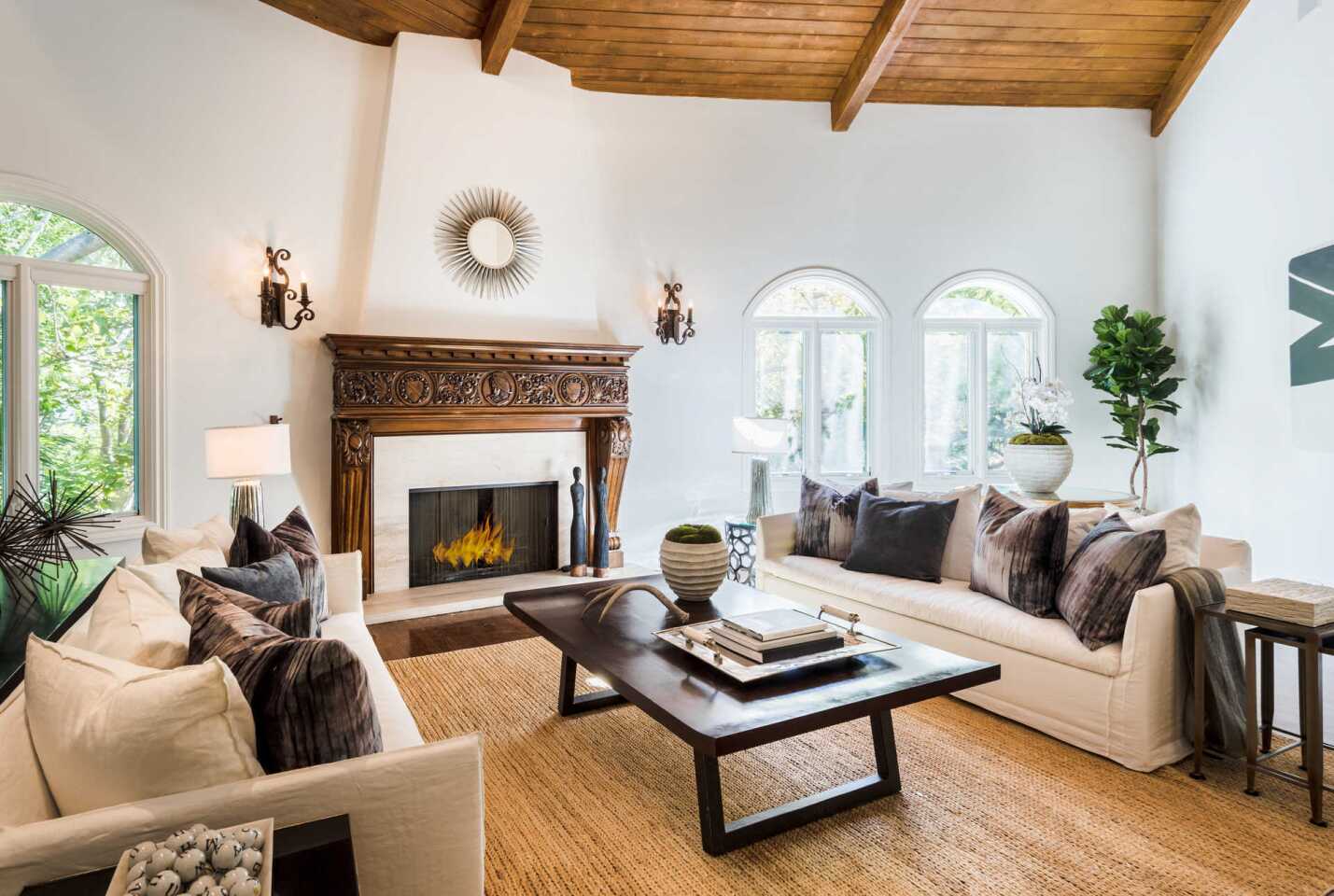 Chris Pratt and Anna Faris' marital home: the living room