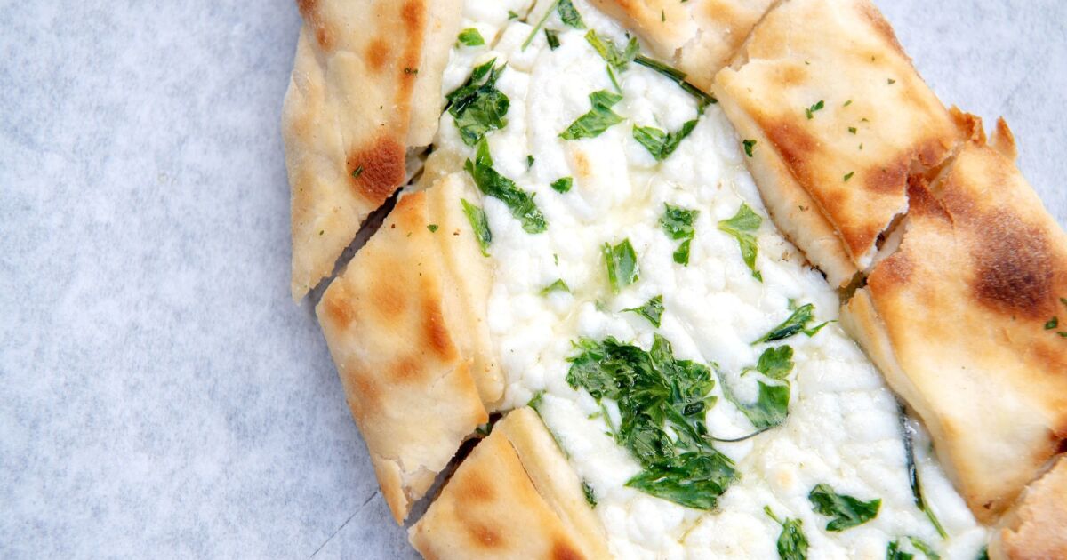 Review: At Forn Al Hara in Anaheim, it’s all about the flatbreads and ...