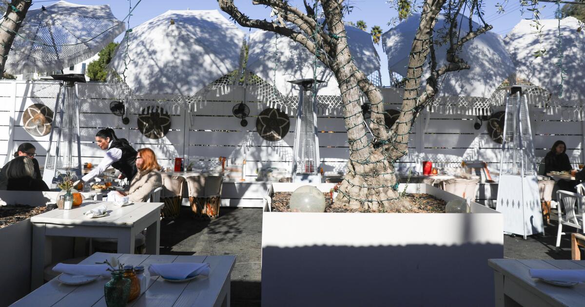 L.A. ordinance would make al fresco dining program permanent