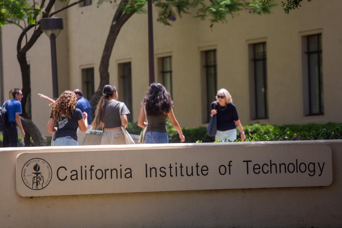 Caltech Female I was a rare female student at Caltech in the 1960s. It's come a long ...