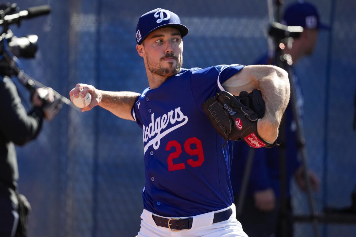 Los Angeles Dodgers pitcher Michael Grove (29) throws during spring training.