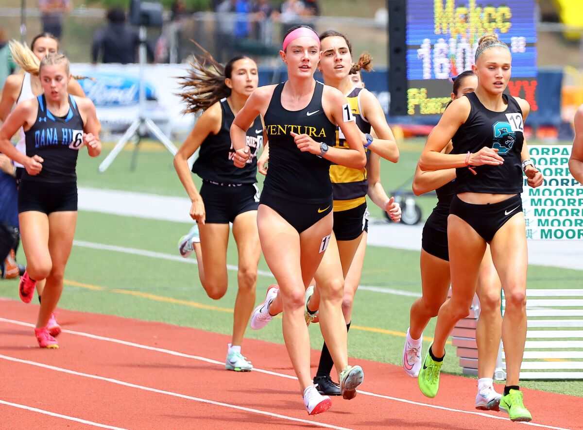 Sadie Engelhardt, do Ventura High, comparece ao Masters Meet no Moorpark High no sábado.