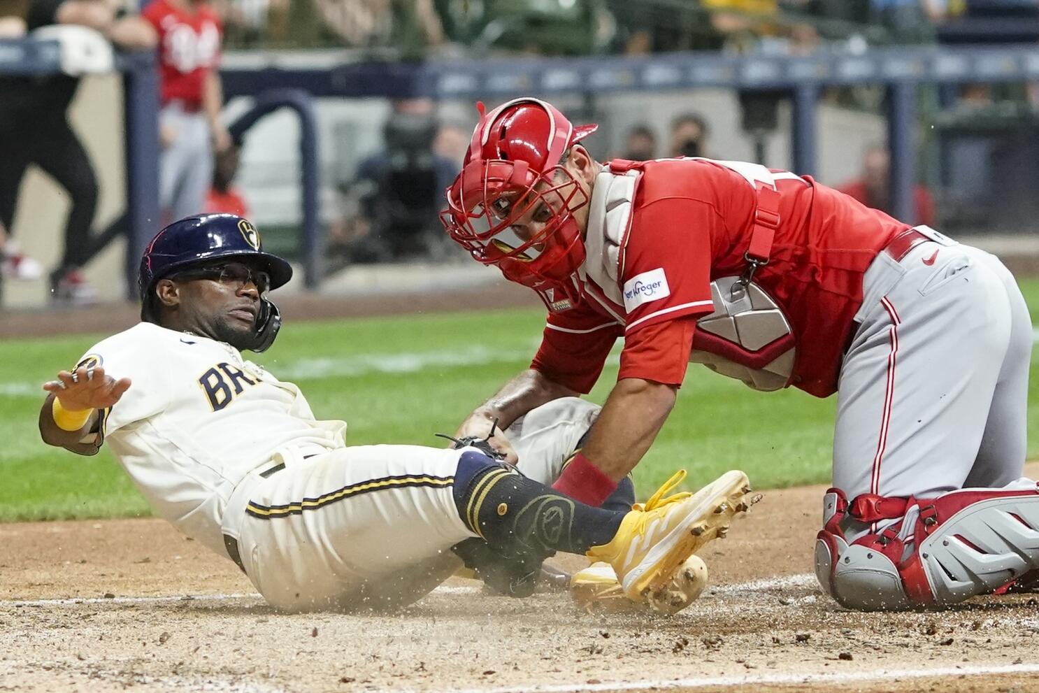Brewers rally to beat Reds 4-3, open 2-game NL Central lead