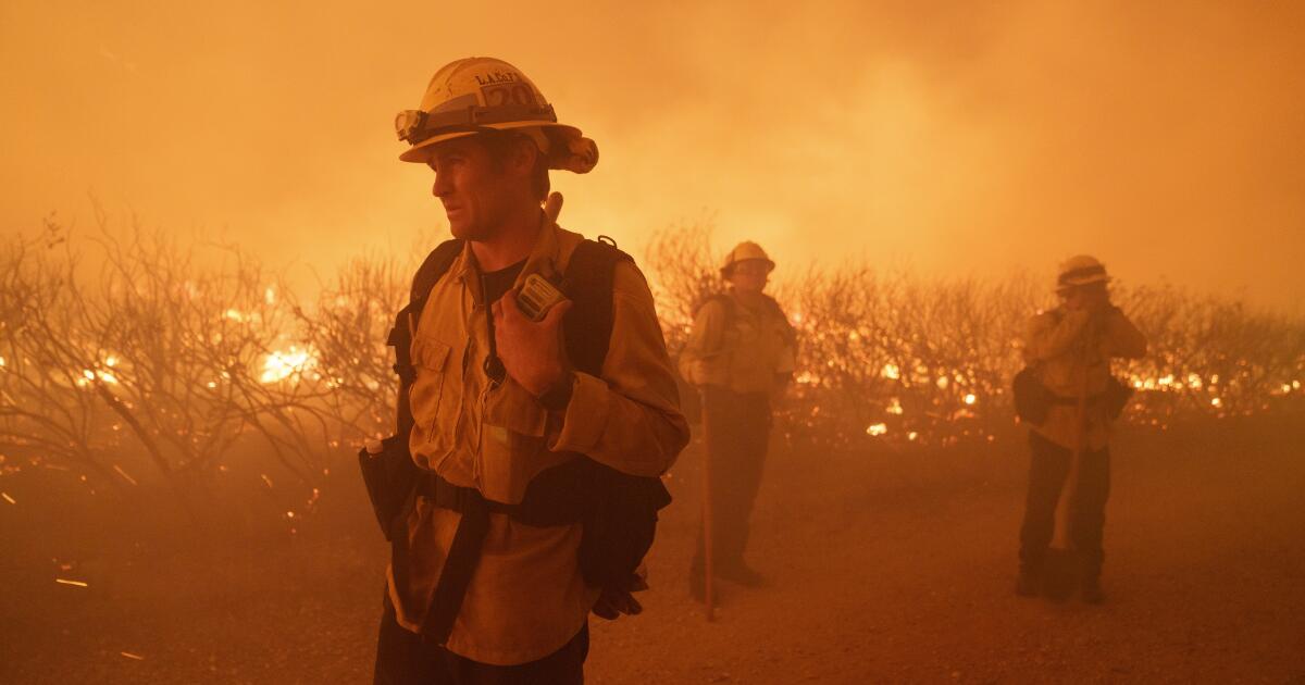 Photos: The first wildfire of the season in Southern California Photos: The first wildfire of the season in Southern California