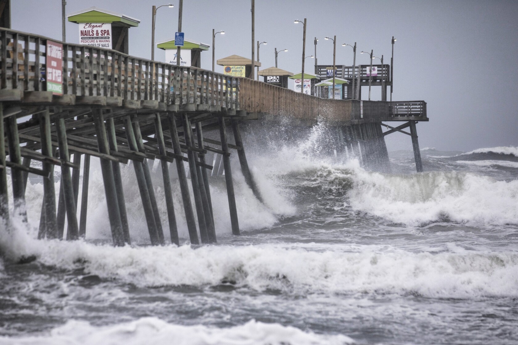 Hurricane Dorian lashes North Carolina's Outer Banks, plows up Eastern