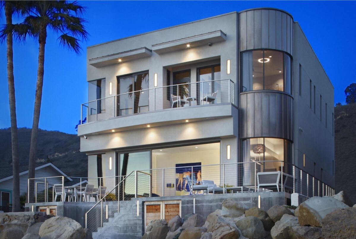 Bryan Cranston's eco-friendly beach house for sale: $5 million - Los  Angeles Times