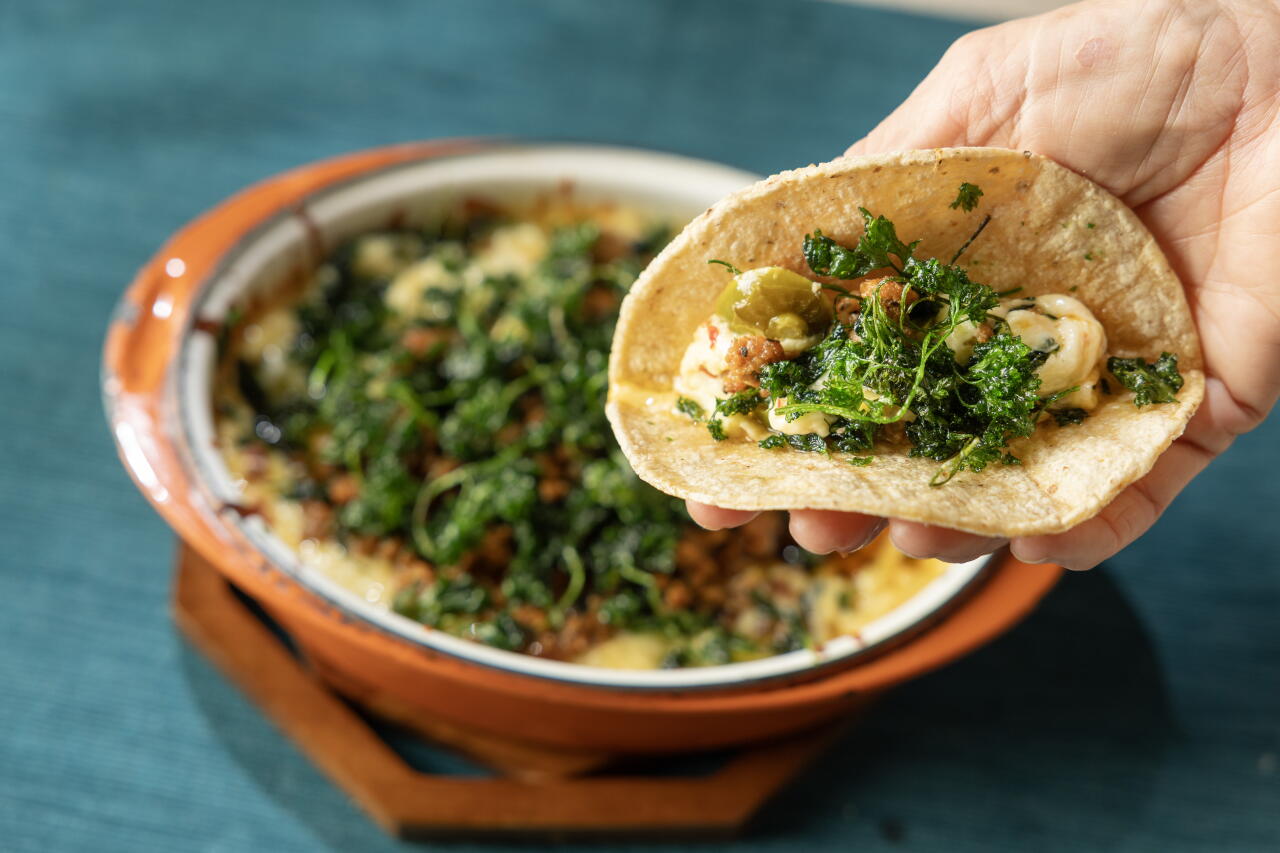 Queso fundido. (Myung J. Chun / Los Angeles Times)