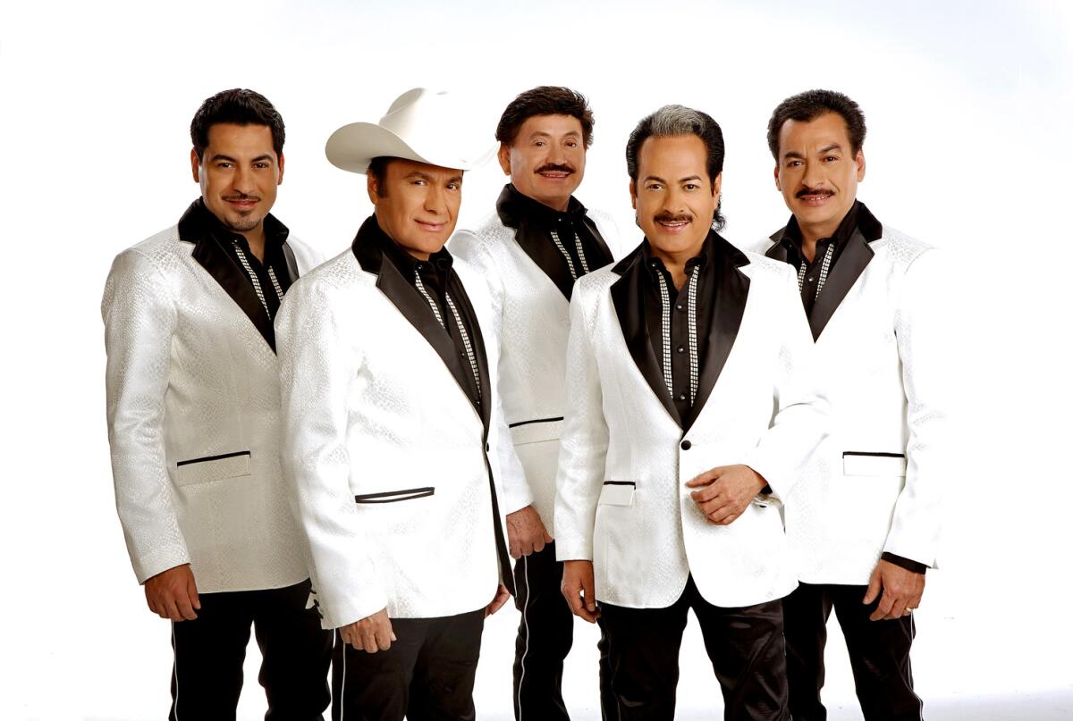 Los Tigres del Norte celebran a lo grande.