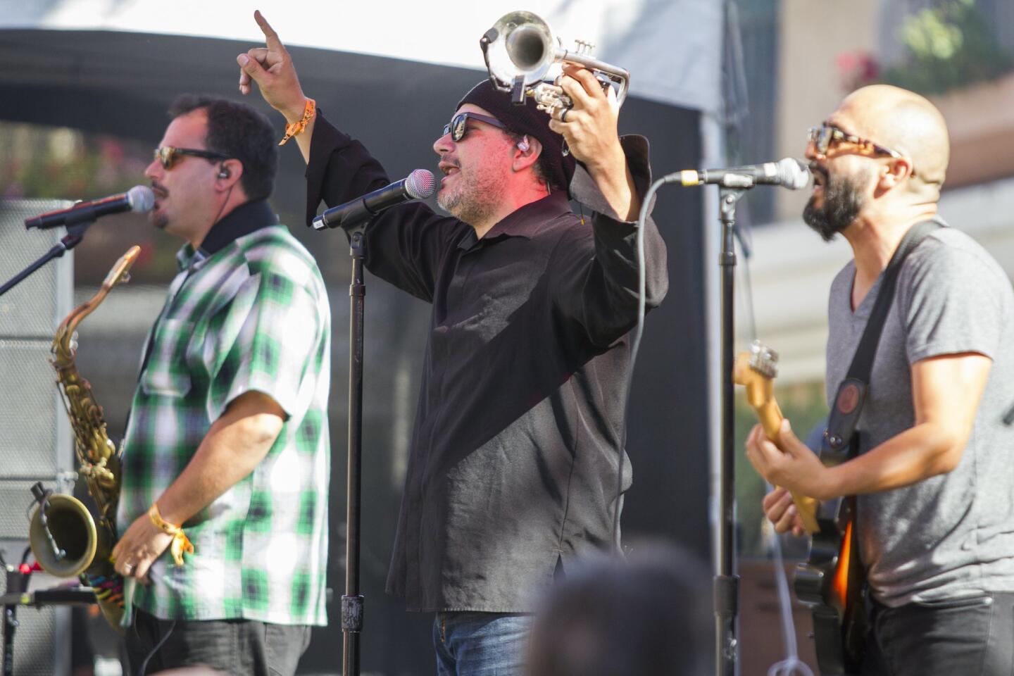 KAABOO: Ozomatli Performs