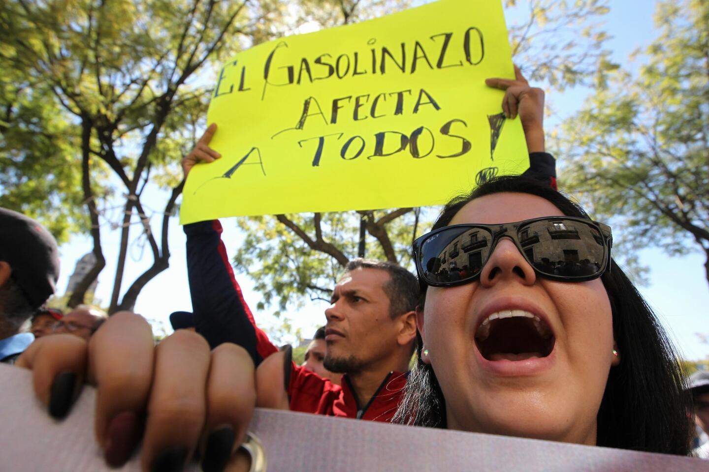 Mexicanos protestan con más marchas por 'gasolinazo'