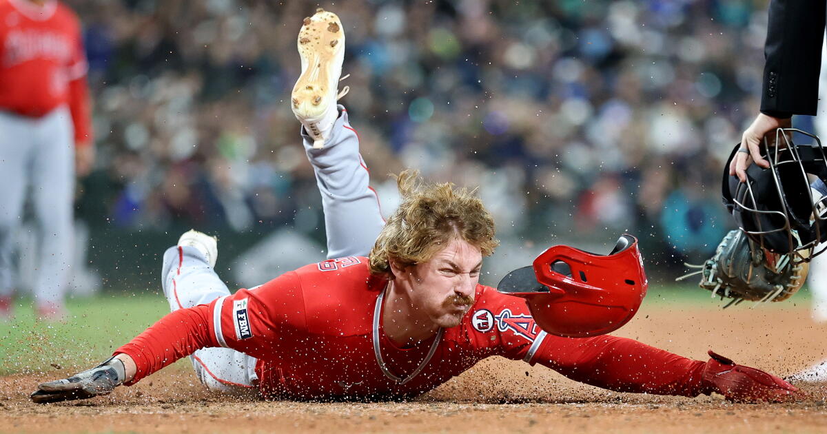 Angels rally vs. Mariners before bullpen falters in loss No. 99