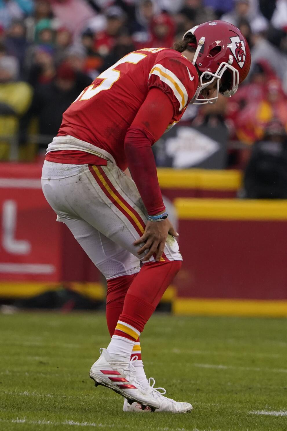 Chiefs' Henne delivers with Mahomes hobbled in playoff win - The San Diego  Union-Tribune