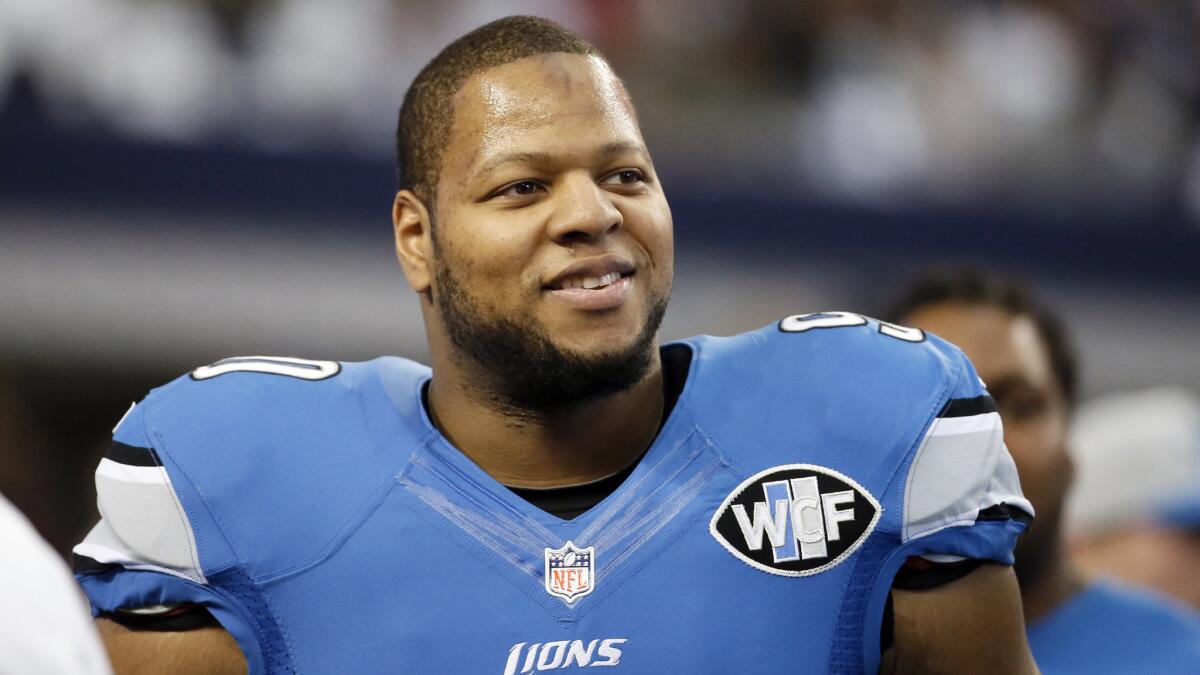 Former Detroit Lions defensive tackle Ndamukong Suh reportedly will sign with the Miami Dolphins.