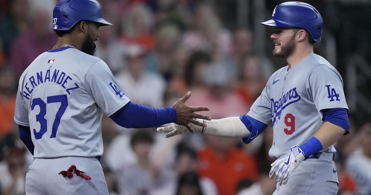 Dodgers avoid sweep against Astros, then continue to wait for trade-deadline action