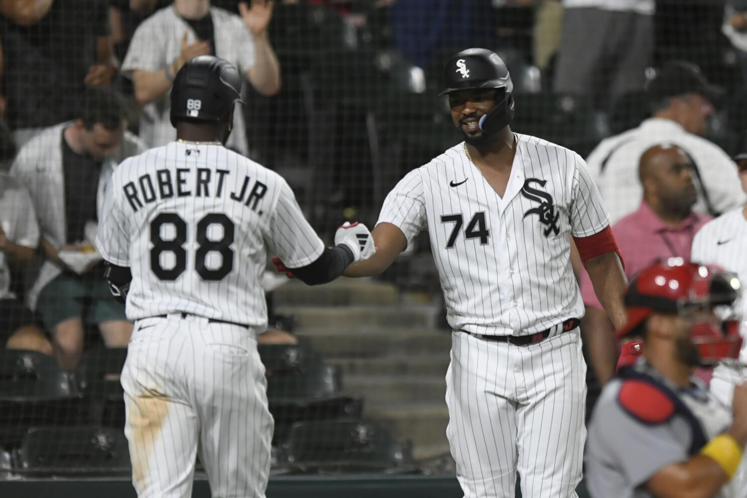 Luis Robert Jr. hits 26th homer, White Sox rally past Cardinals 8-7 after  Montgomery hurt - The San Diego Union-Tribune