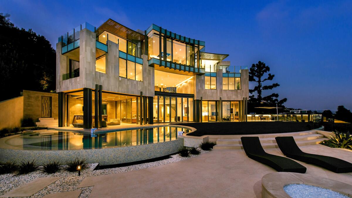 Television producer Jeff Franklin's home had been listed for as much as $38 million.