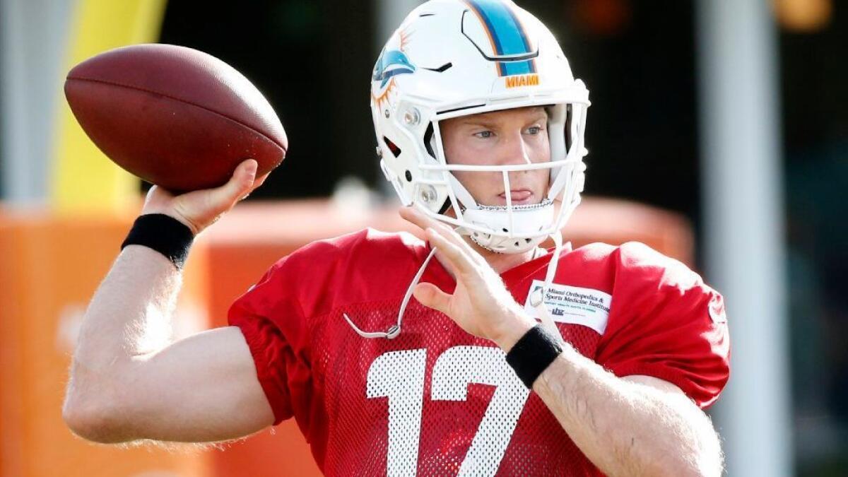 NFL notes: Dolphins QB Ryan Tannehill reinjures knee; MRI inconclusive -  Los Angeles Times