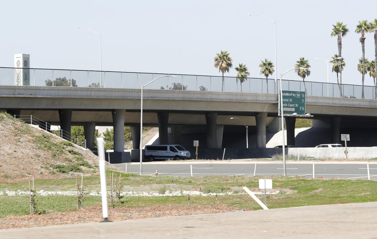 The MacArthur Blvd overpass above the 405 Freeway, where a man reportedly jumped to his death Monday morning.