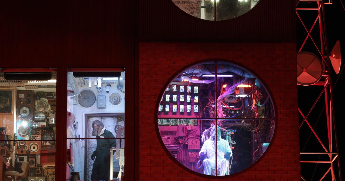 Les hippopotames de Coachella sont de retour, et maintenant ils sont comme des haut-parleurs sur des panneaux publicitaires