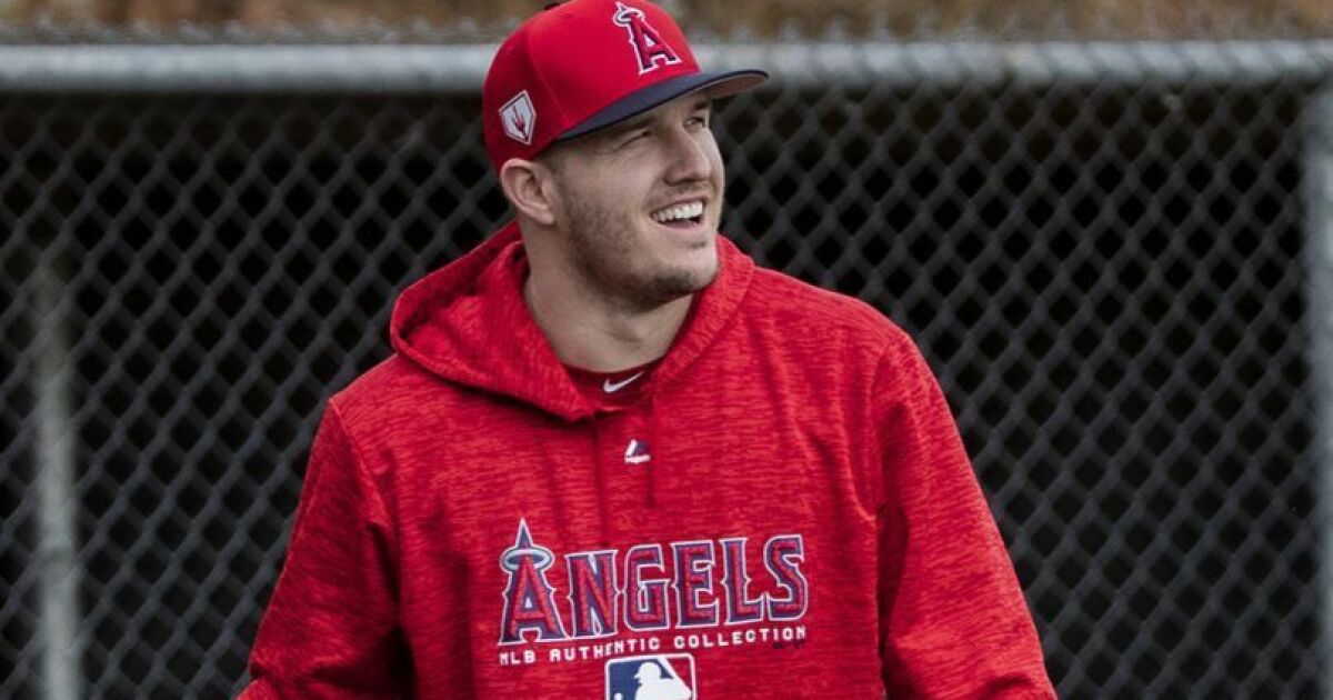 Mike Trouts Record Breaking Angels Contract Made Official Los Angeles Times 6881