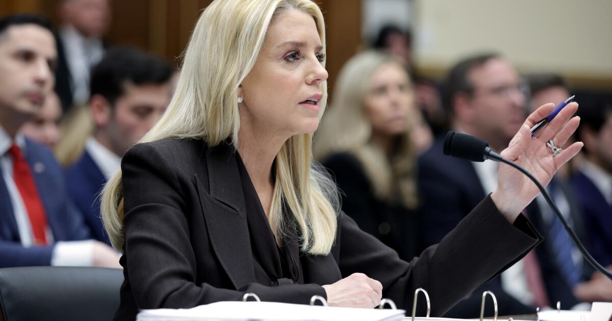 Callum: Não deve haver preconceito na nomeação dos colegas abusadores de Epstein