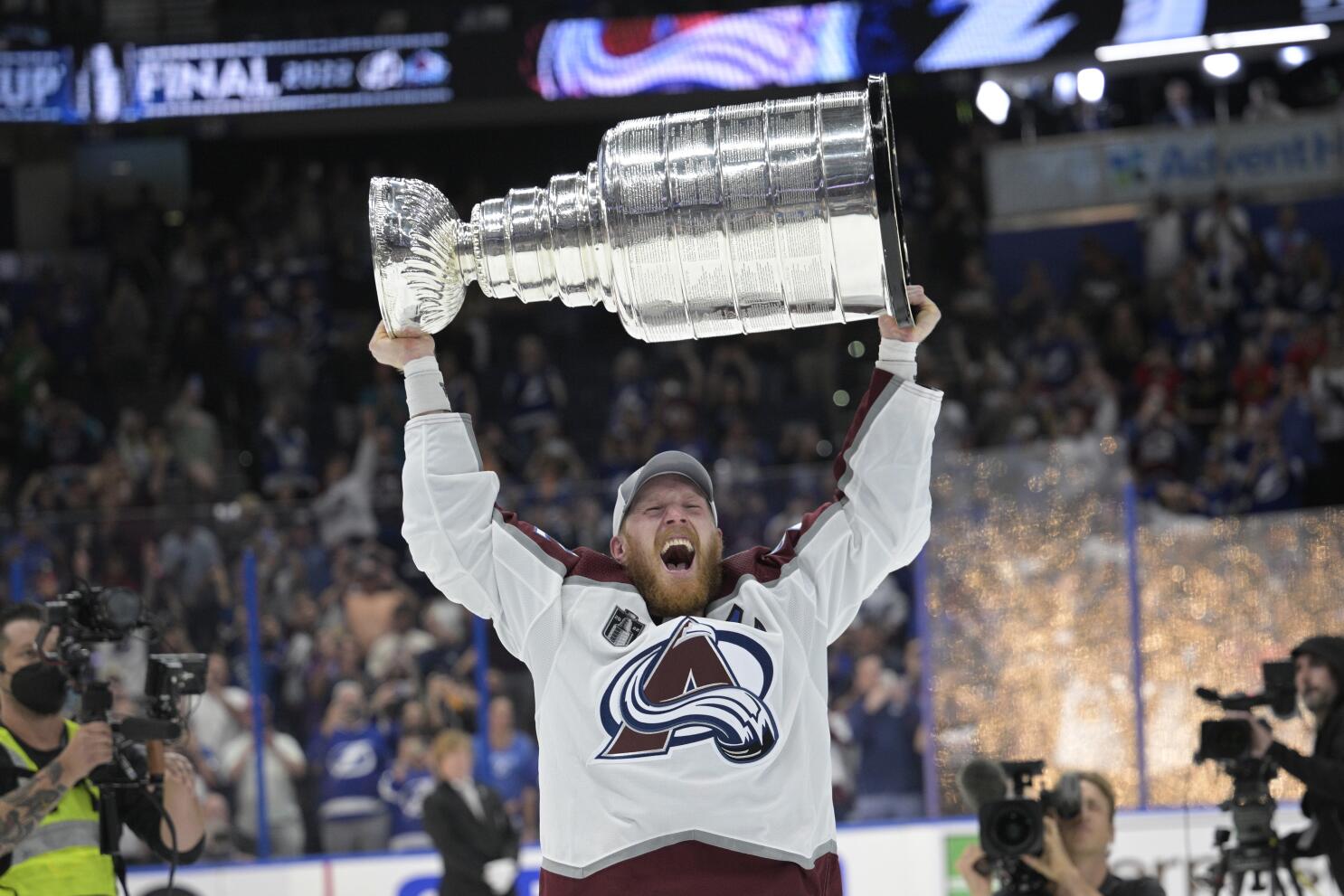 Avalanche defeat Lightning for Stanley Cup title in Game 6 - Los