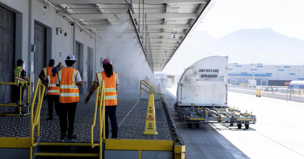 Amazon looks to hire 30,000 seasonal workers in California
