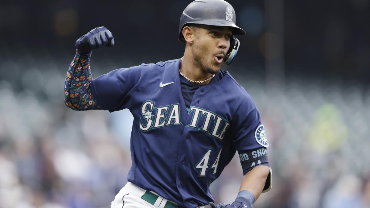 Mariners keeping Dipoto, Servais in the fold with new deals - The San Diego  Union-Tribune