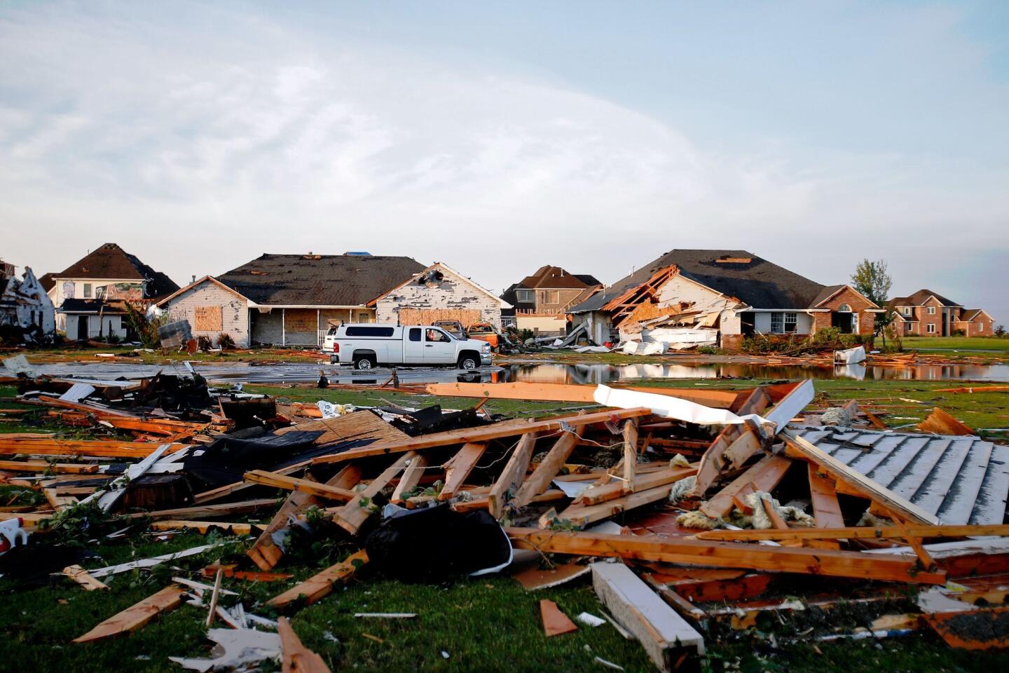 Severe weather, tornadoes blow through Midwest