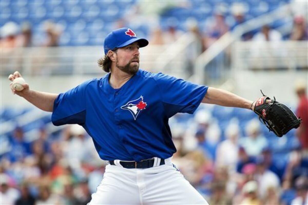 Toronto Blue Jays: Is This the End for R.A. Dickey?