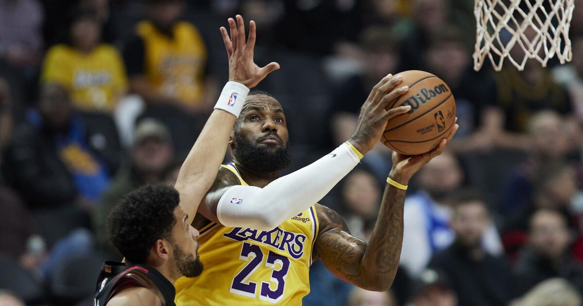 LeBron James marque 35 points pour pousser les Lakers devant les Trail Blazers