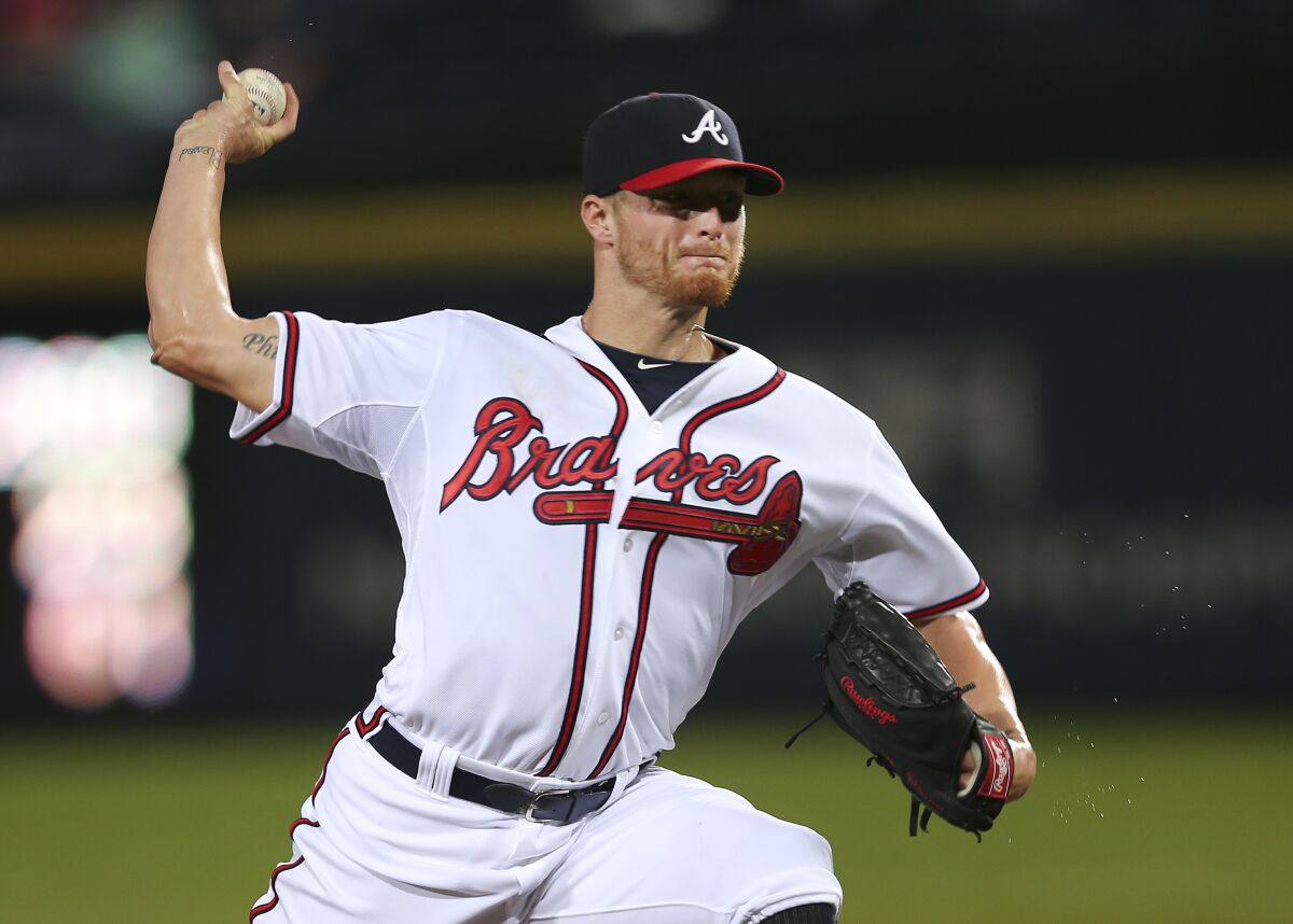 Atlanta Braves starting pitcher Shelby Miller pitches against the New York Mets in September 2015.