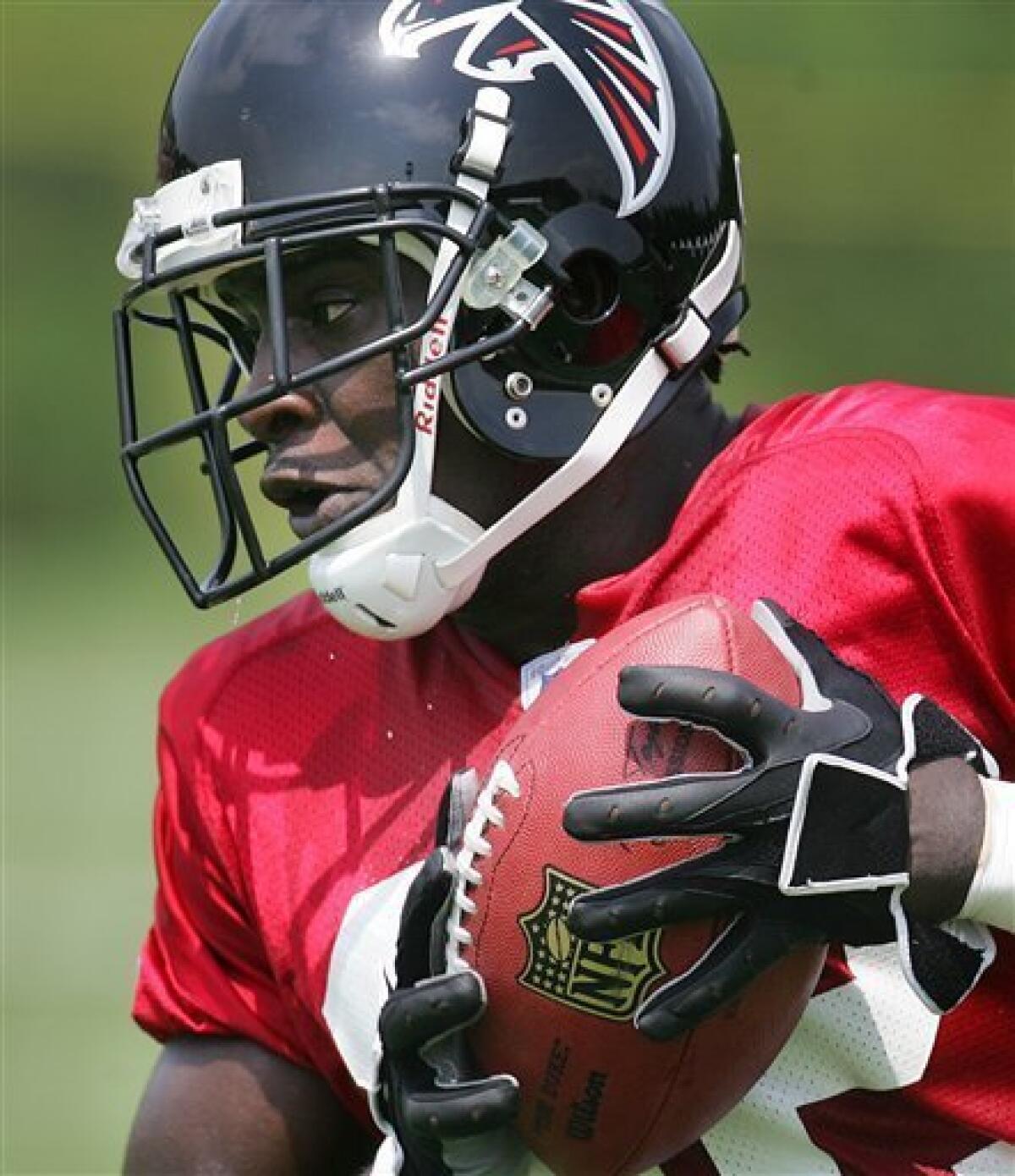 Atlanta Falcons To Wear Red Throwback Helmets Three Times In 2023