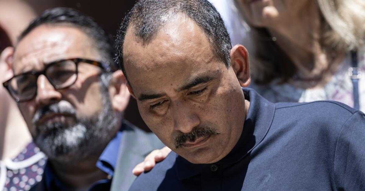 O pai mexicano de três fuzileiros navais dos EUA na Califórnia recebeu ordens de deportação