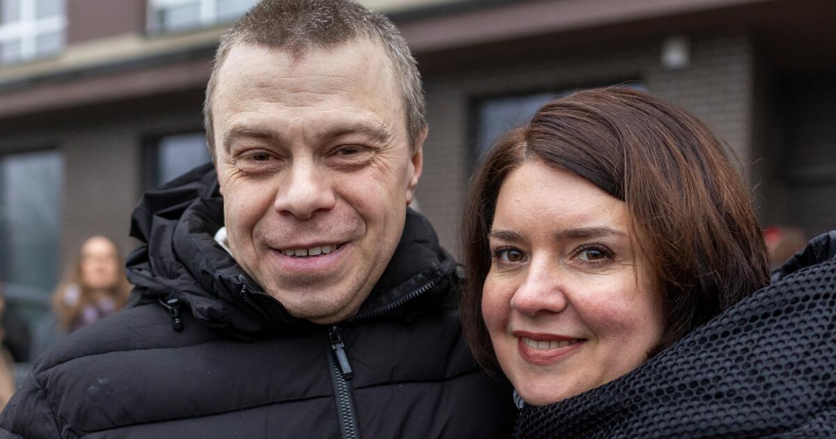 Prisioneiros libertados pela Bielorrússia dizem que os seus passaportes foram levados pelas autoridades no último “truque nojento” Prisioneiros libertados pela Bielorrússia dizem que os seus passaportes foram levados pelas autoridades no último “truque nojento”