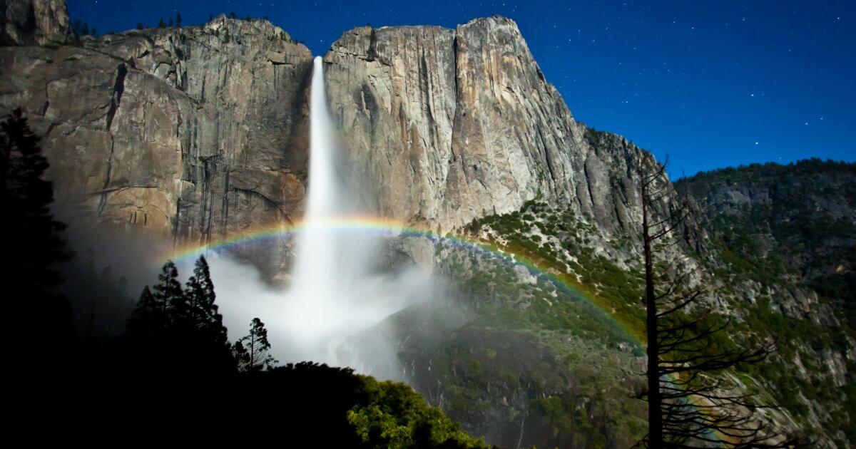 'Prepare to be enthralled': How to see Yosemite's enchanting rainbows that form at night - Los Angel