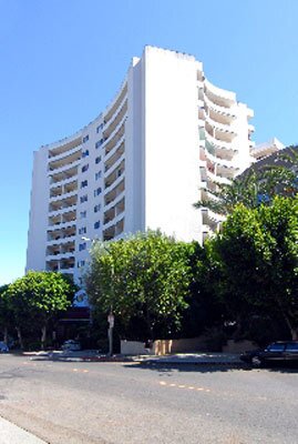 An Entourage condo where HBO films many scenes for the hit series is available for lease for $6,950 a month. In the series, Johnny Drama, played by Kevin Dillon, lives in the Hollywood Hills home.