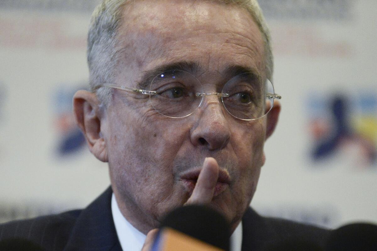 ARCHIVO - El expresidente Álvaro Uribe 