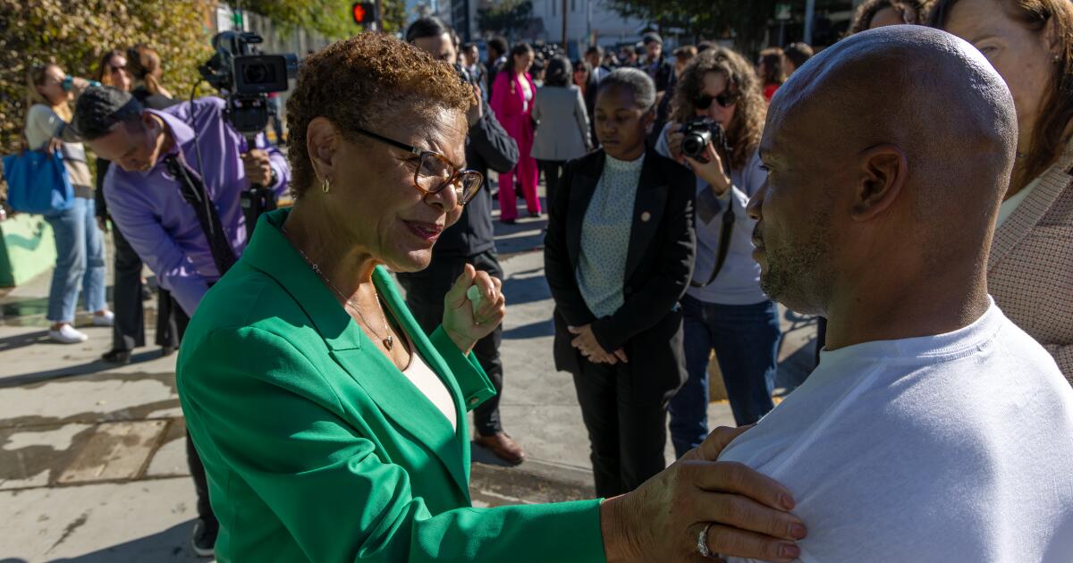 Mayor Bass lifts state of emergency on homelessness. But 'the crisis remains' Mayor Bass lifts state of emergency on homelessness. But 'the crisis remains'